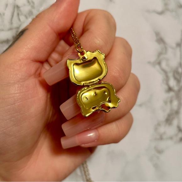 Gold Hello Kitty Locket Necklace - Picture 4 of 9